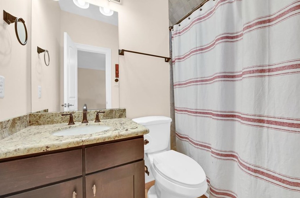 5611 Maxie, Houston TX  77007-3054 exterior