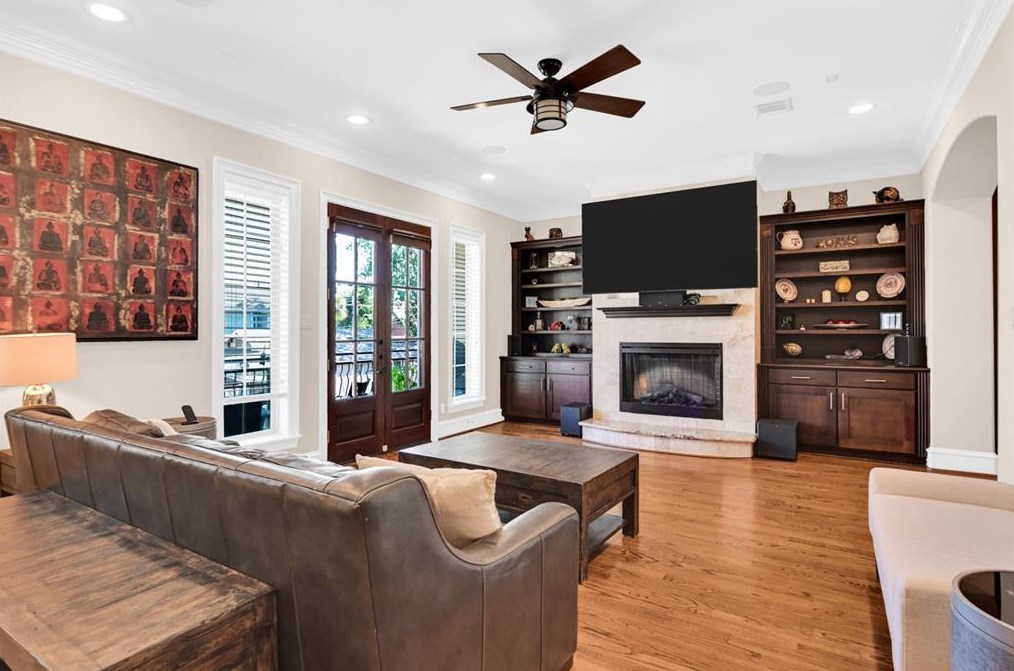 5611 Maxie, Houston TX  77007-3054 exterior