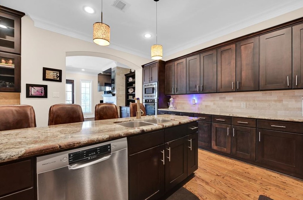 5611 Maxie, Houston TX  77007-3054 exterior