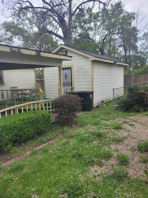 5106 Noble St, Houston TX  77020-2823 exterior