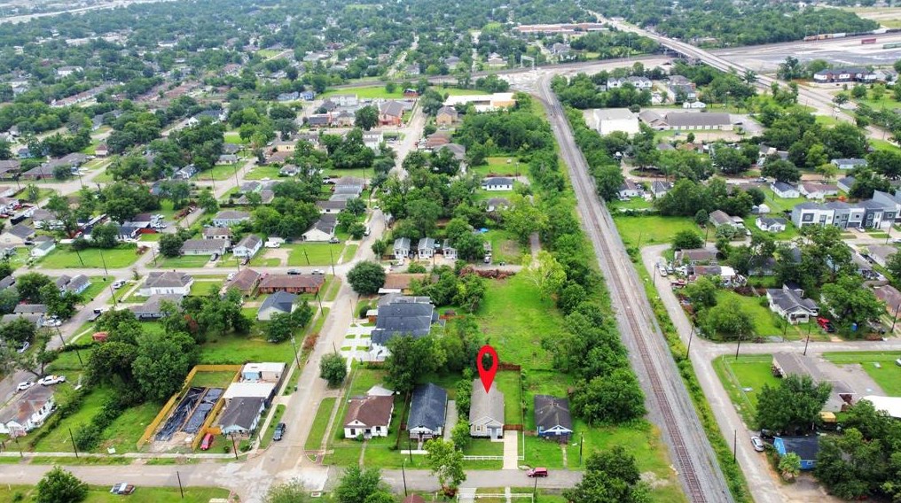 4105 New Orleans, Houston TX  77020-2545 exterior