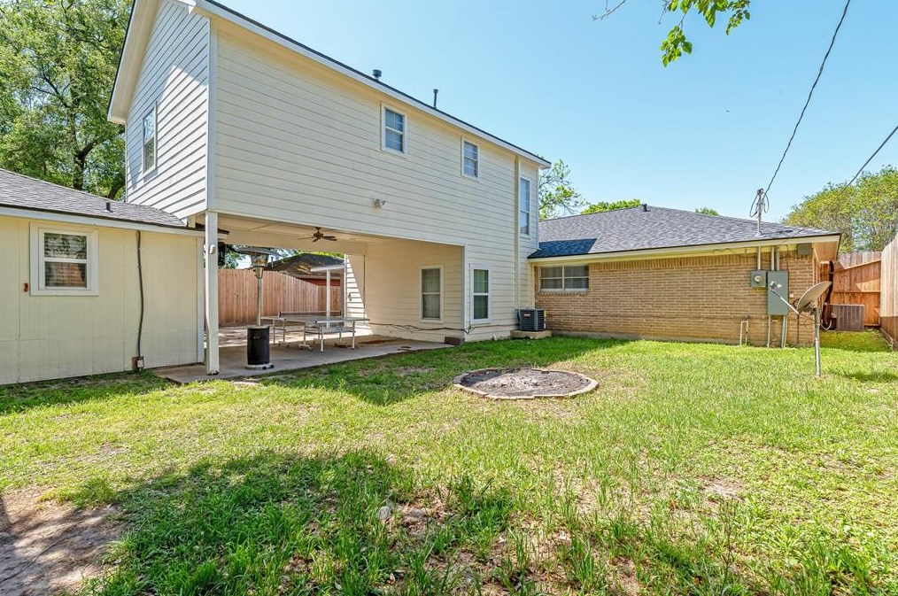 4002 Blalock Rd, Houston TX  77080-1412 exterior