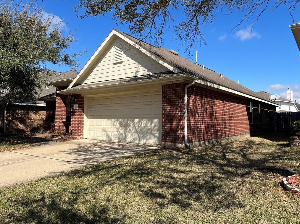 12007 Clear Brook Oak St, Houston TX  77089-2589 exterior