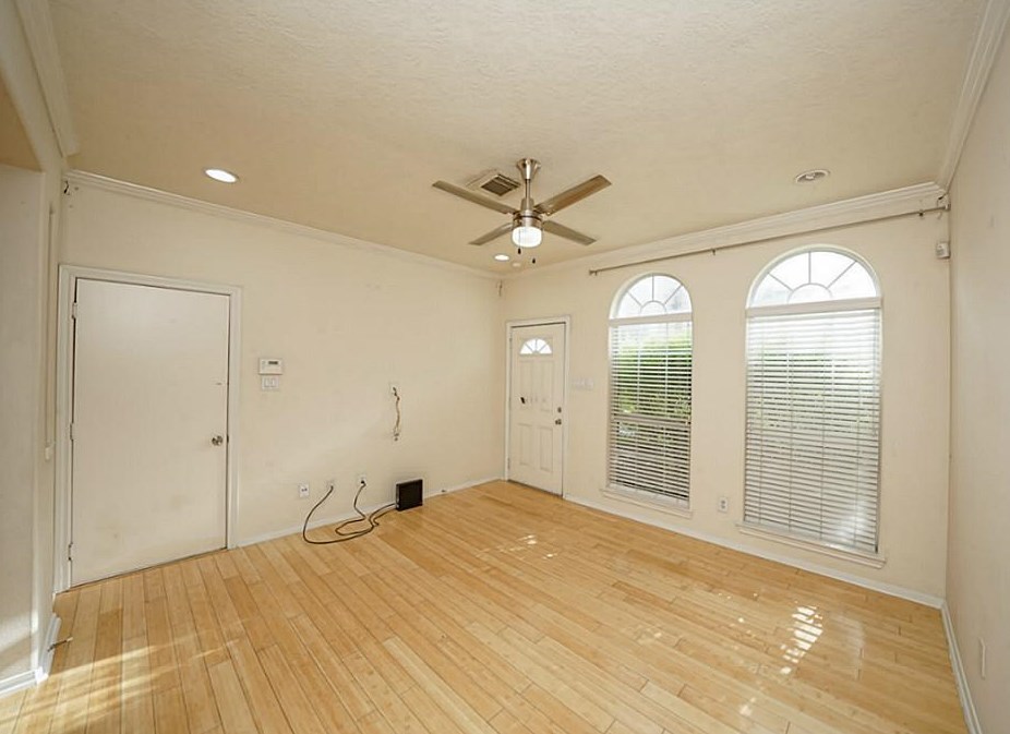 210 Sydnor St, Houston TX  77020-8552 exterior