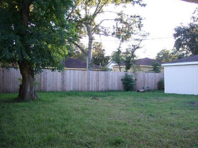 5811 Mcknight, Houston TX  77035-2323 exterior