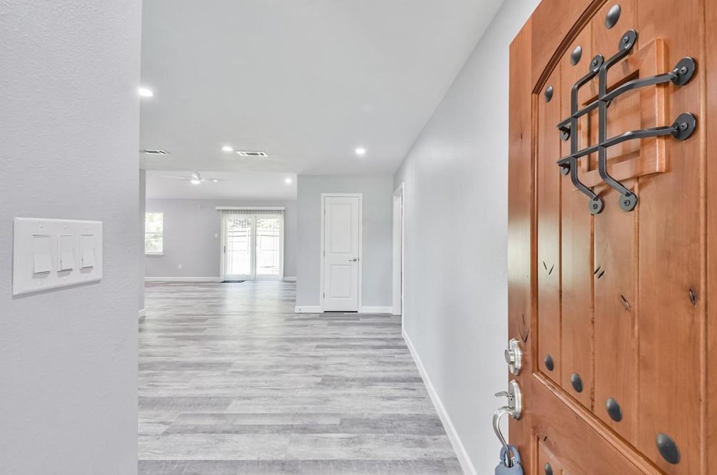 9638 Judalon Ln, Houston TX  77063-5102 exterior