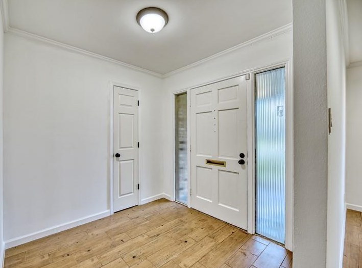 5722 Cheltenham Dr, Houston TX  77096-2930 exterior