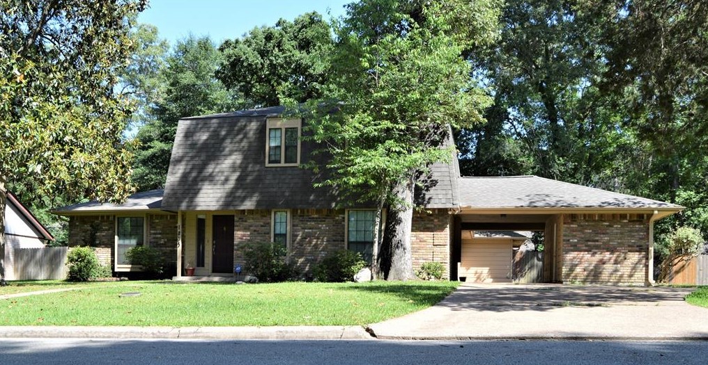 1805 Lk Dr, Huntsville TX 77320-0237 exterior