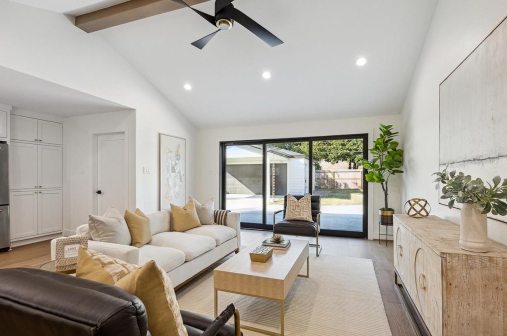 10710 Wickersham Ln, Houston TX  77027-4014 exterior