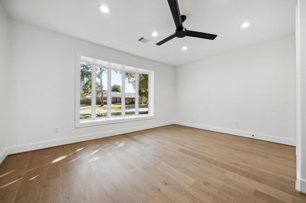 10710 Wickersham Ln, Houston TX  77027-4014 exterior