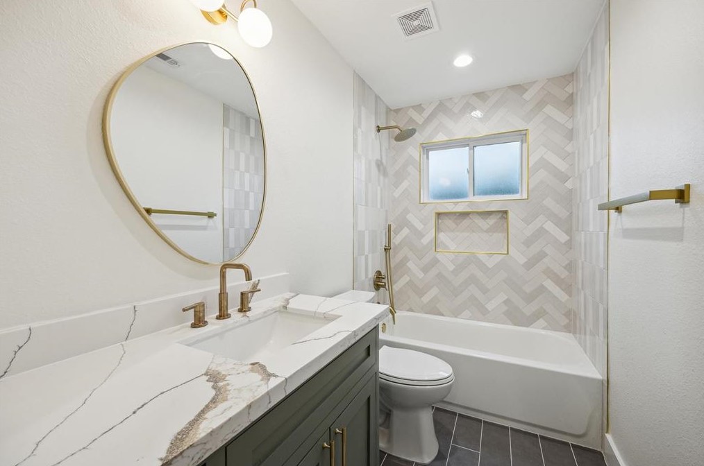10710 Wickersham Ln, Houston TX  77027-4014 exterior
