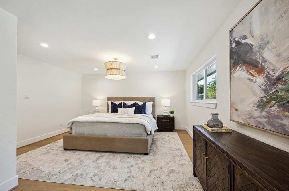 10710 Wickersham Ln, Houston TX  77027-4014 exterior