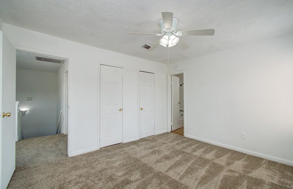 6358 Cambridge Gln Ln, Houston TX  77035-3901 exterior