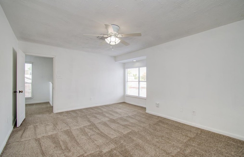 6358 Cambridge Gln Ln, Houston TX  77035-3901 exterior