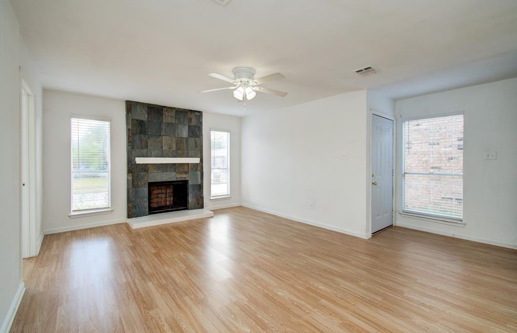 6358 Cambridge Glen Ln, Houston TX  77035-3901 exterior