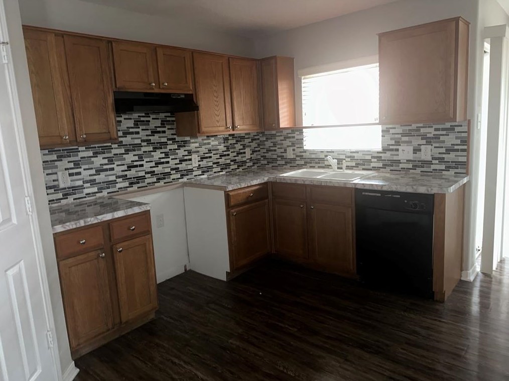 19427 Maywood Falls Cir, Houston TX  77084-2268 exterior