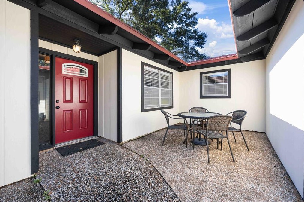 1139 Creekmont Dr, Houston TX  77091-5510 exterior