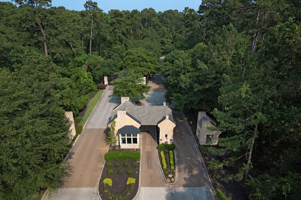 3338 Cotswold Manor Dr, Humble TX 77339-1661 exterior