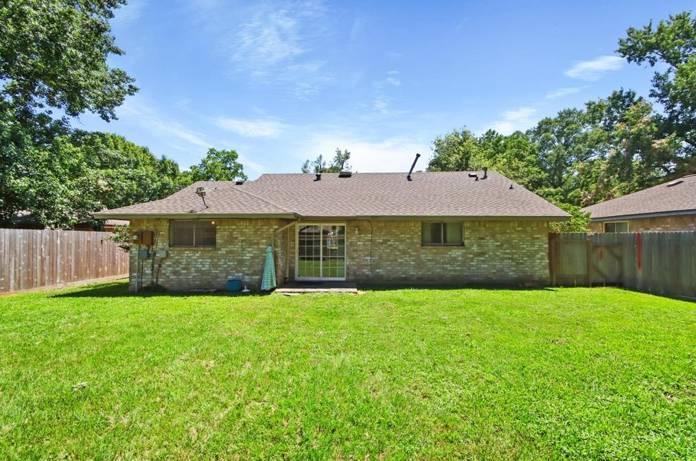 2519 Meandering Trl, Humble TX 77339-1052 exterior