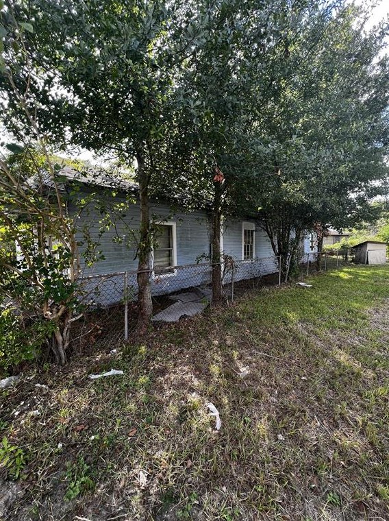 9119 Montgomery Rd, Houston TX  77088-5809 exterior