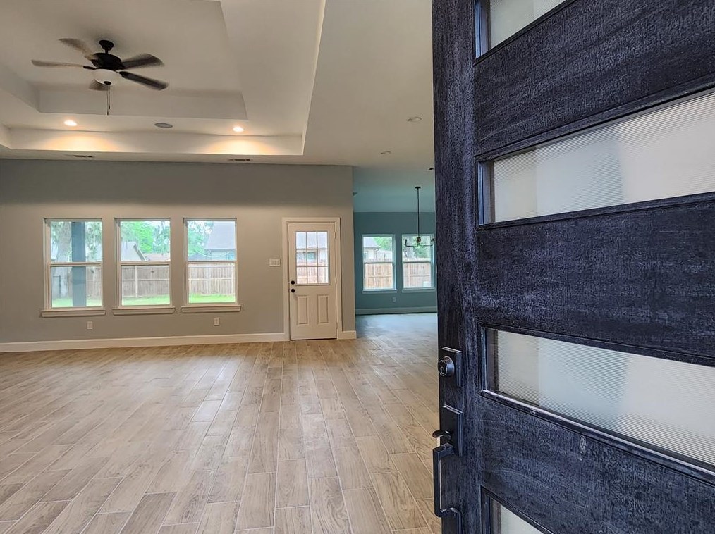 226 Edgewater Dr, West Columbia, TX 77486