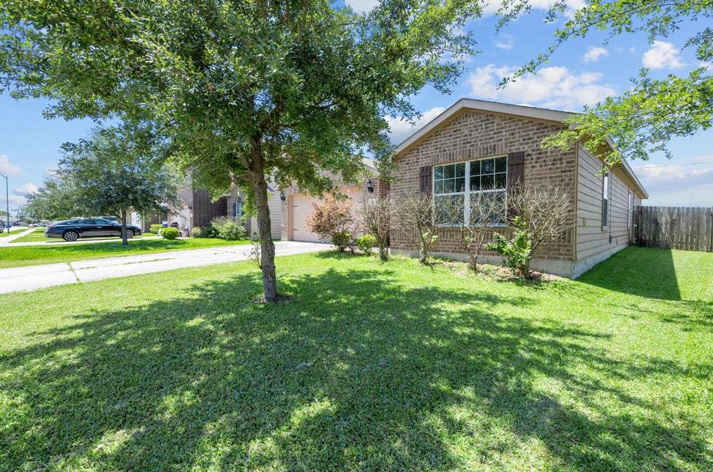 7127 Acacia Ln, Baytown TX  77521-7025 exterior