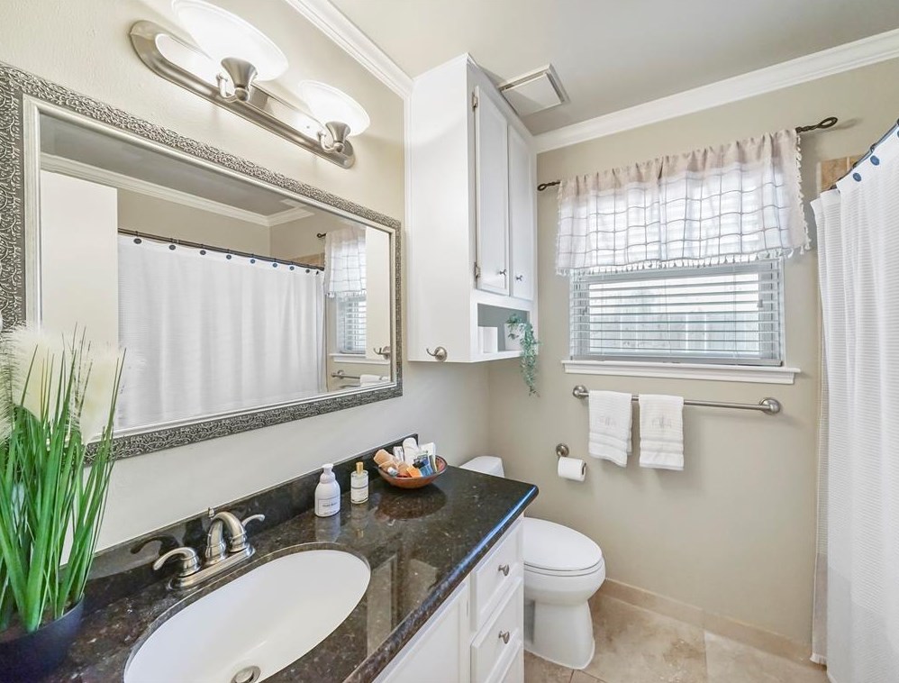 12502 Rocky Knl Dr, Houston TX  77077-5835 exterior