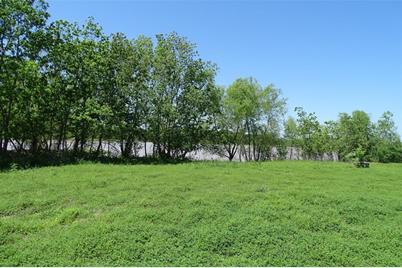 334 Lakeview Drive - Photo 1