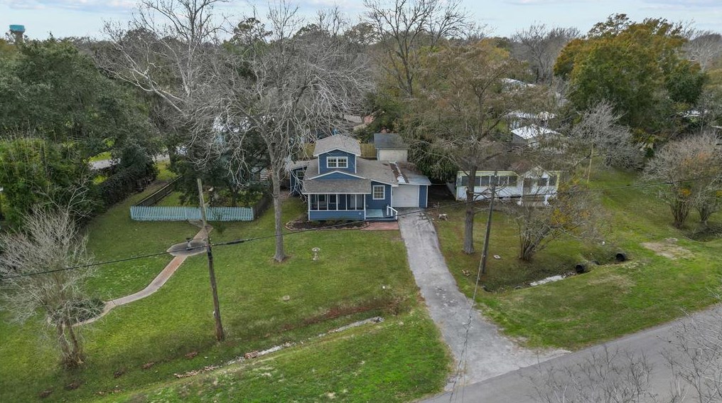 3914 Bayshore Dr, Bacliff TX  77518-1351 exterior