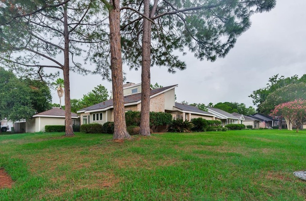 1046 Dominion Dr, Katy TX  77450-2912 exterior