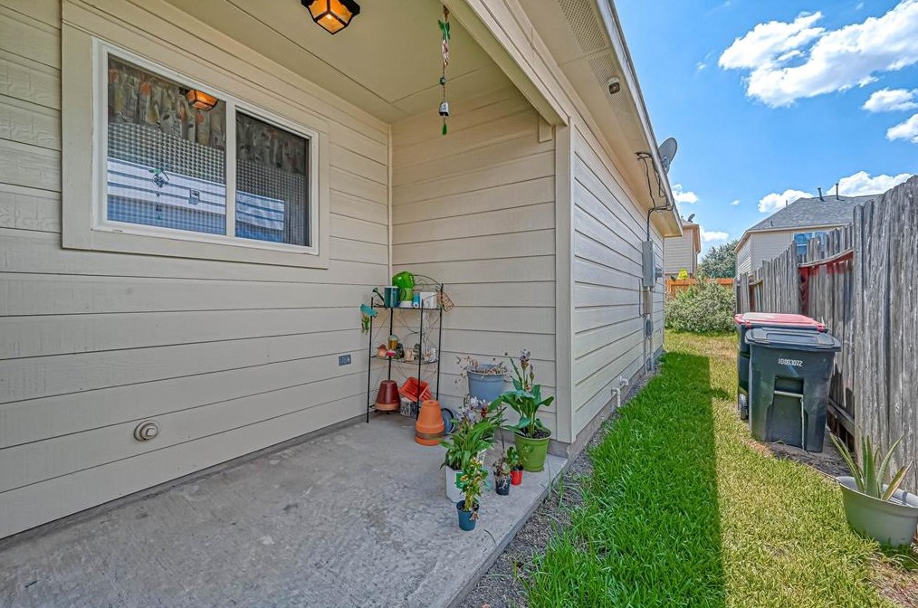 3427 Barkers Xing Ave, Houston TX  77084-7633 exterior