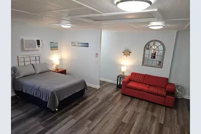 202 W E Street, La Porte, TX 77571 - Photo 1