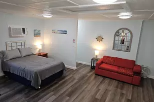 202 W E St, La Porte, TX 77571 - Photo 1