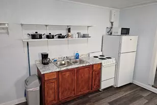 202 W E St, La Porte, TX 77571 - Photo 3