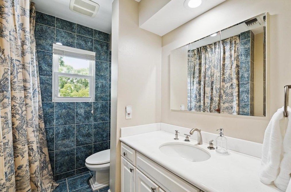14214 Chadbourne Dr, Houston TX  77079-6525 exterior