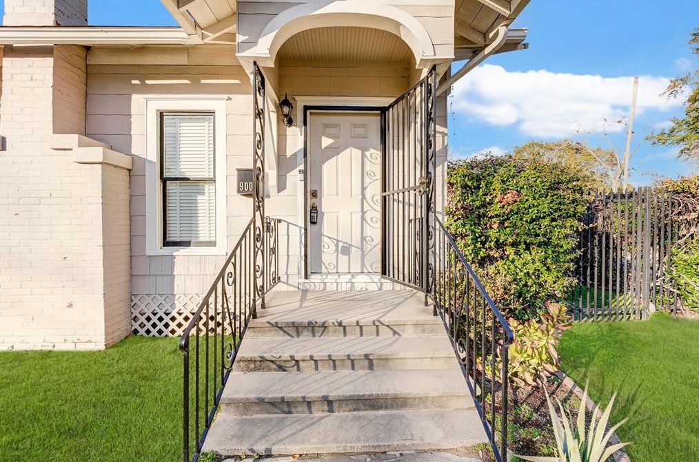 900 Gardner St, Houston TX  77009-4624 exterior