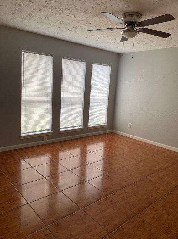 12915 Crystal Cv Dr, Houston TX  77044-1801 exterior