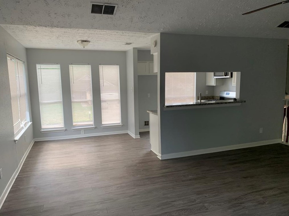 12915 Crystal Cv Dr, Houston TX  77044-1801 exterior