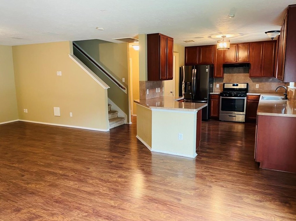 7343 Liberty Tree Ln, Houston TX  77049-3998 exterior