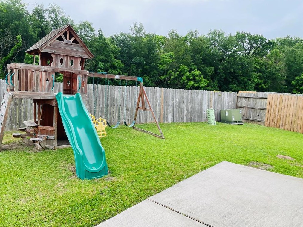 7343 Liberty Tree Ln, Houston TX  77049-3998 exterior