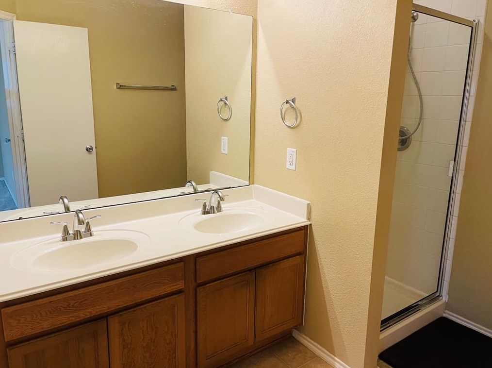 7343 Liberty Tree Ln, Houston TX  77049-3998 exterior