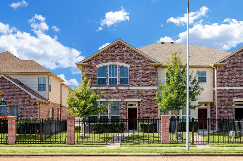 2727 Misty Heath Ln, Houston TX  77082-2142 exterior