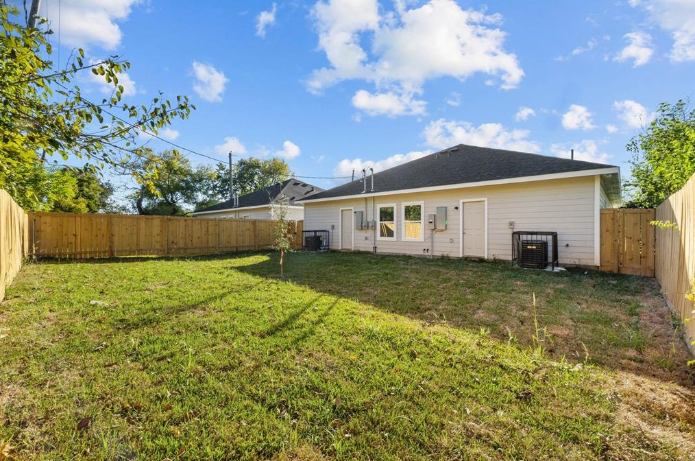1026 Clinton Park St, Houston TX  77029-4508 exterior