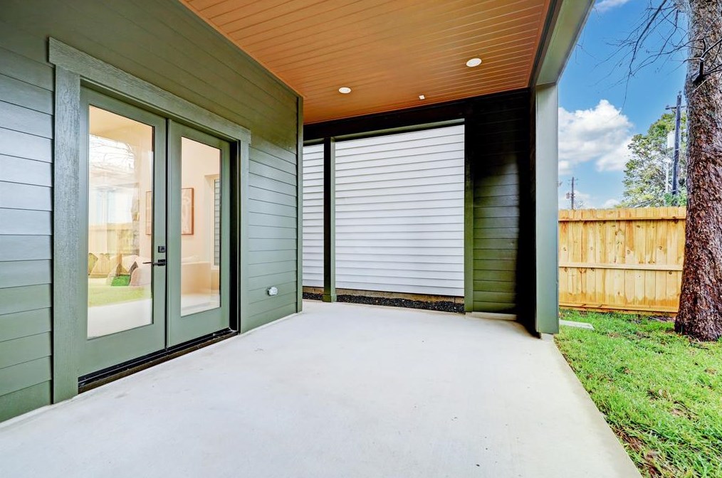 228 24 St, Houston TX  77008-2035 exterior