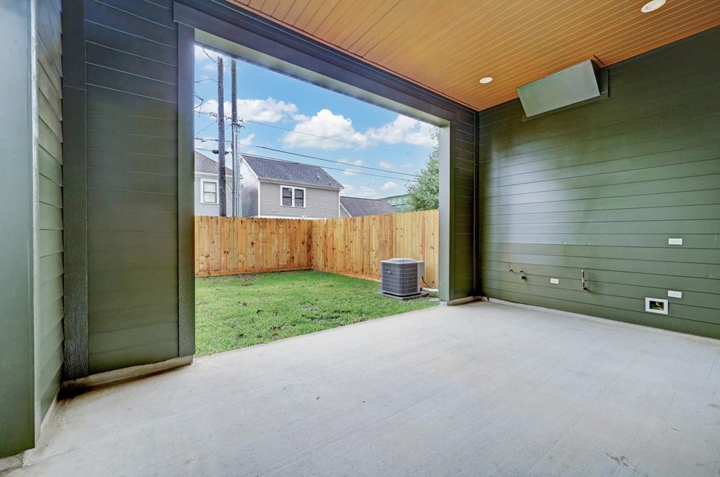 228 24 St, Houston TX  77008-2035 exterior