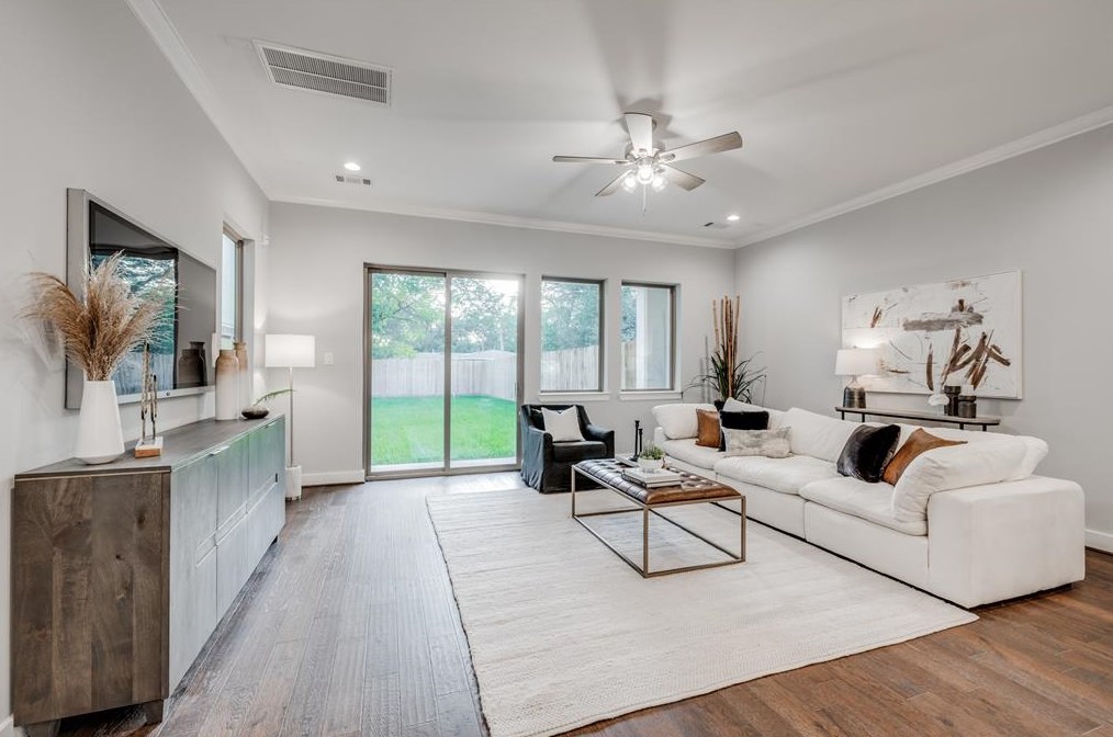 304 27 St, Houston TX  77008-2130 exterior