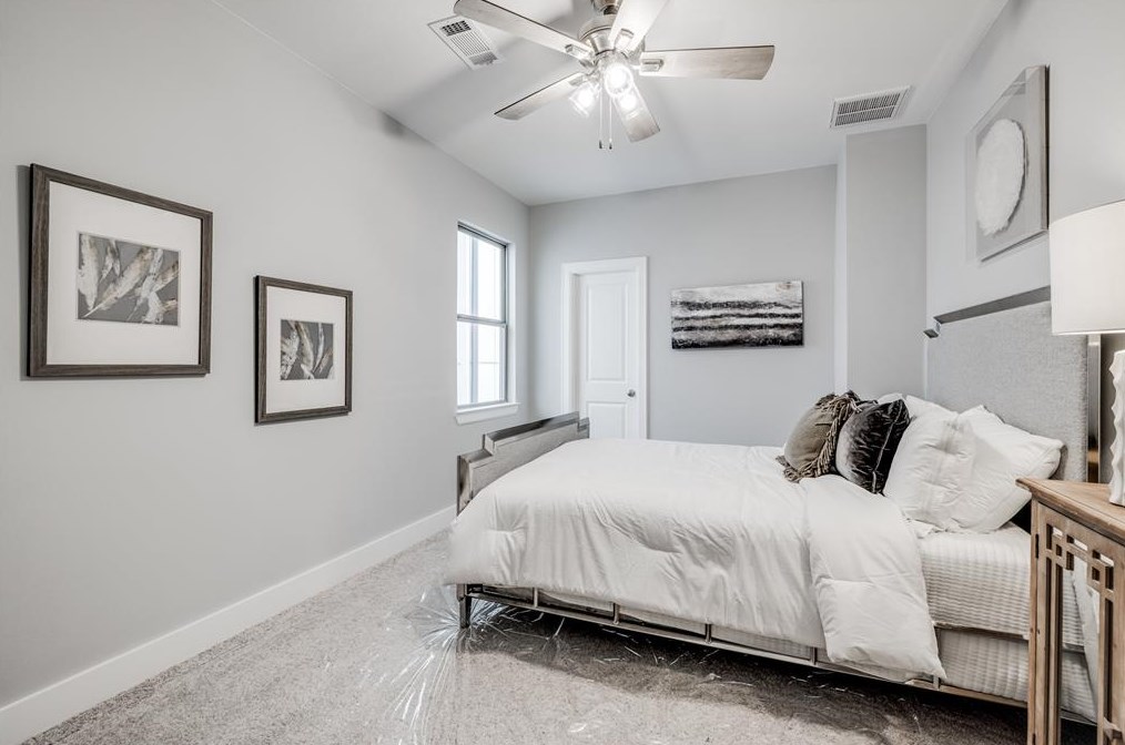 304 27 St, Houston TX  77008-2130 exterior