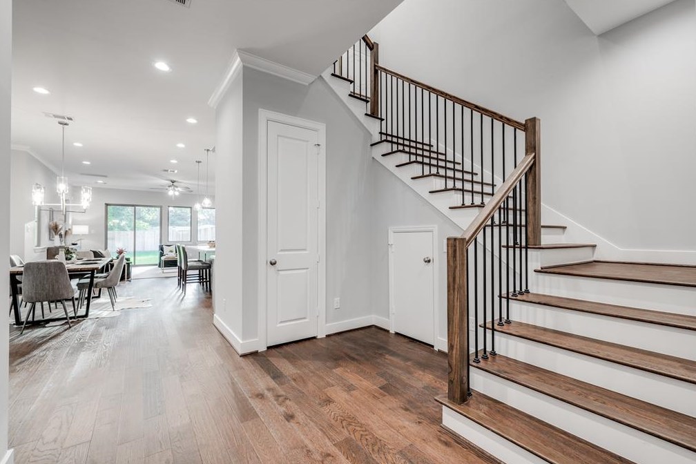 304 27 St, Houston TX  77008-2130 exterior