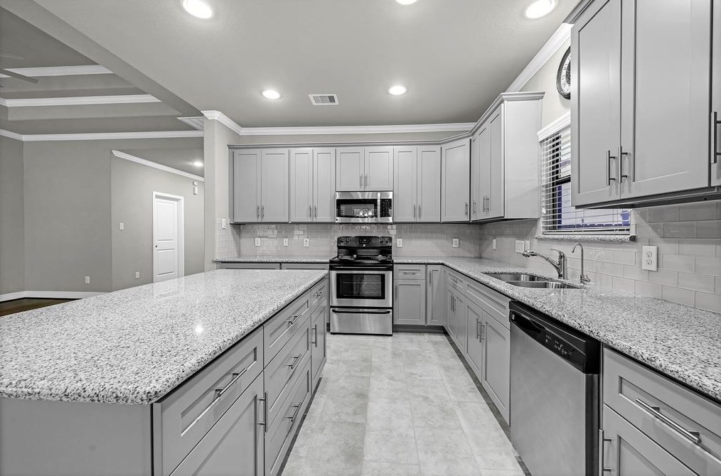 4609 Clover St, Houston TX  77051-2724 exterior