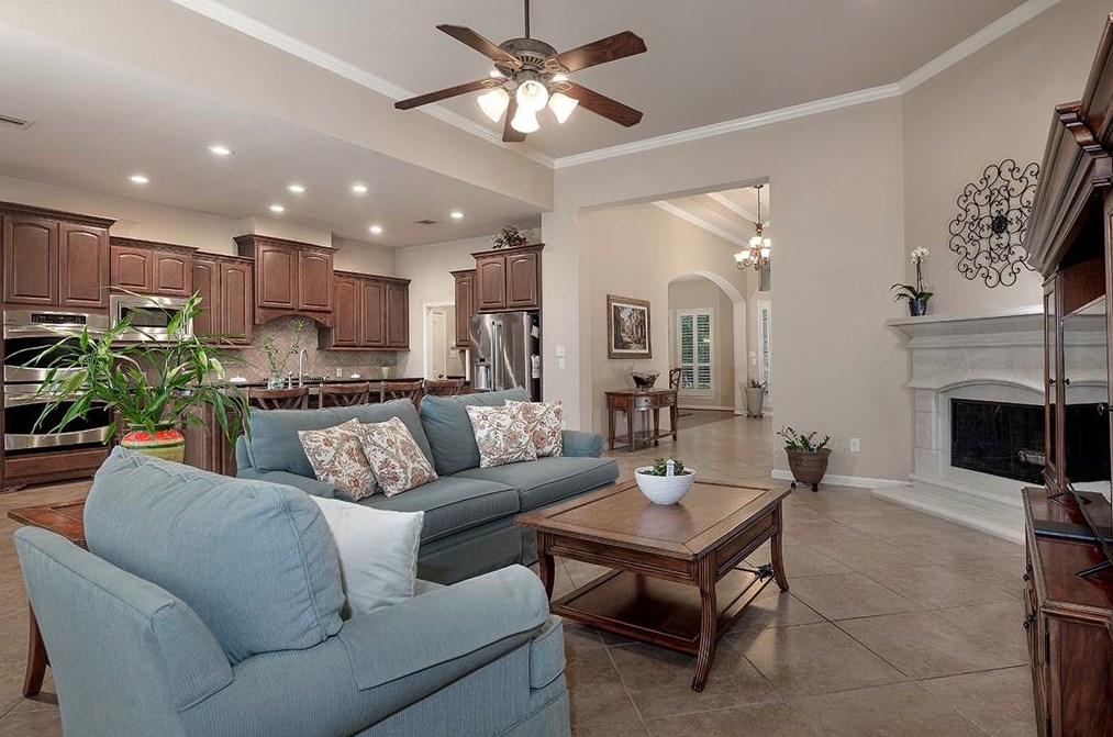 13527 Delwood Spg Ln, Houston TX  77044-1378 exterior